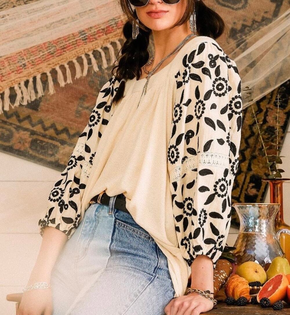 Gimmicks BKE peasant puff balloon sleeve embroidered smocked top bohemian boho M